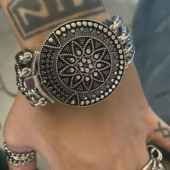 Handmade thick chunky boho round mandala design clasp charm silver bracelet - Picture 8 of 15